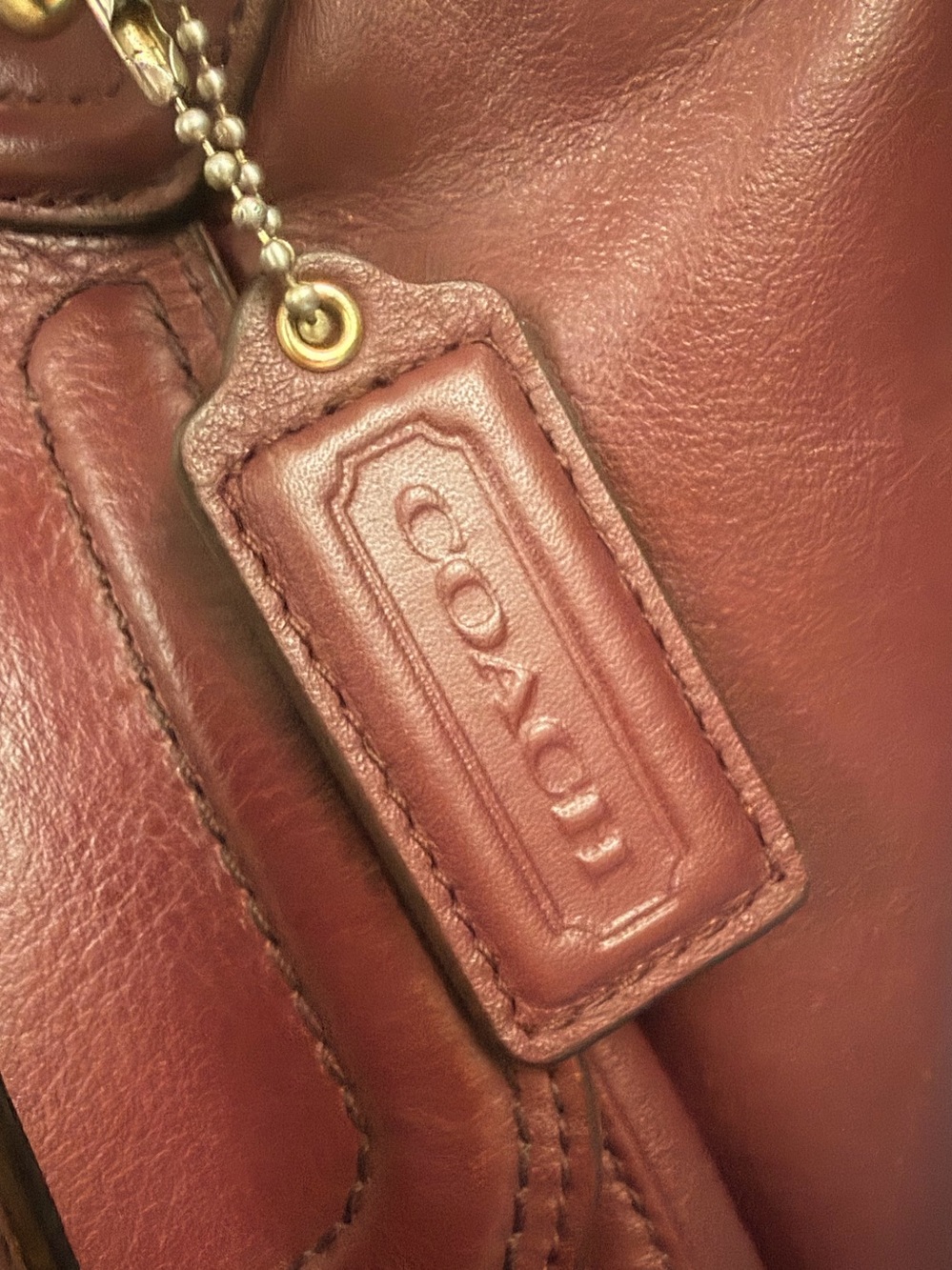 Vintage Coach Campbell Belle Leather Bordeaux Shoulder Bag with Brass Hardware - Picture 2 of 3